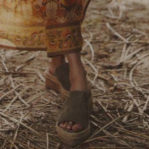 Sell/Trade Spell Savannah Suede Espdrilles 36/size:6